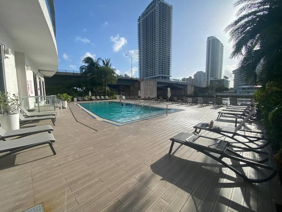 הלנדל ביץ' Amazing Studio Beach Walking Distance! 26B מראה חיצוני תמונה