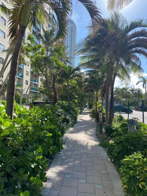 הלנדל ביץ' Amazing Studio Beach Walking Distance! 26B מראה חיצוני תמונה